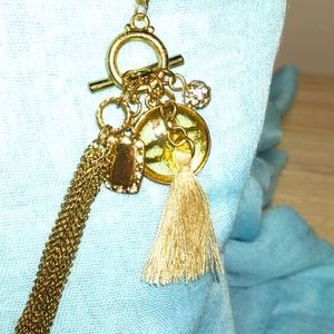 3-8-30 cute goldtone multi layered necklace good condition